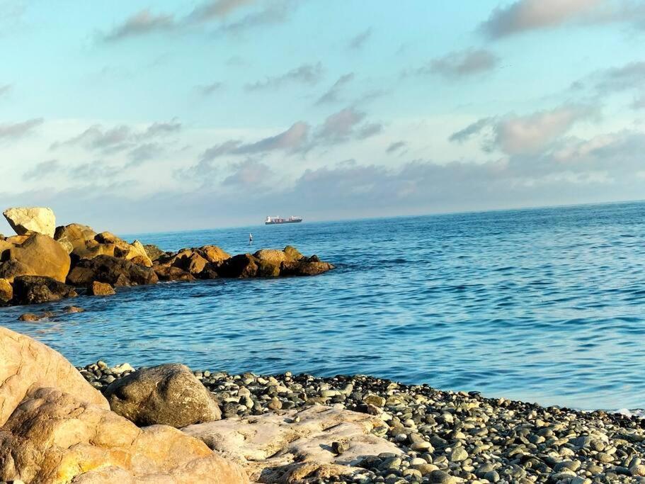 Casa Con Giardino: Varazze Esterno foto