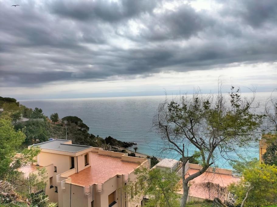 Casa Con Giardino: Varazze Esterno foto