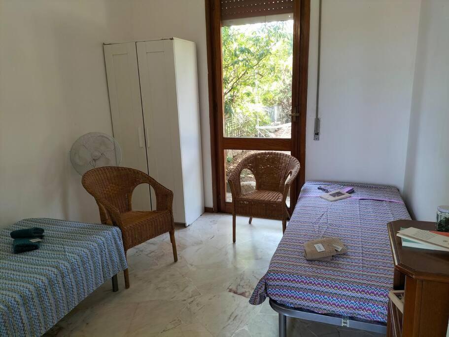 Casa Con Giardino: Varazze Esterno foto