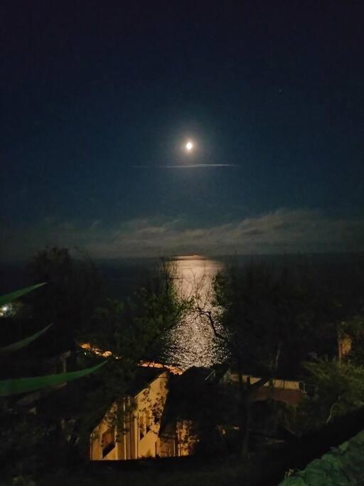 Casa Con Giardino: Varazze Esterno foto