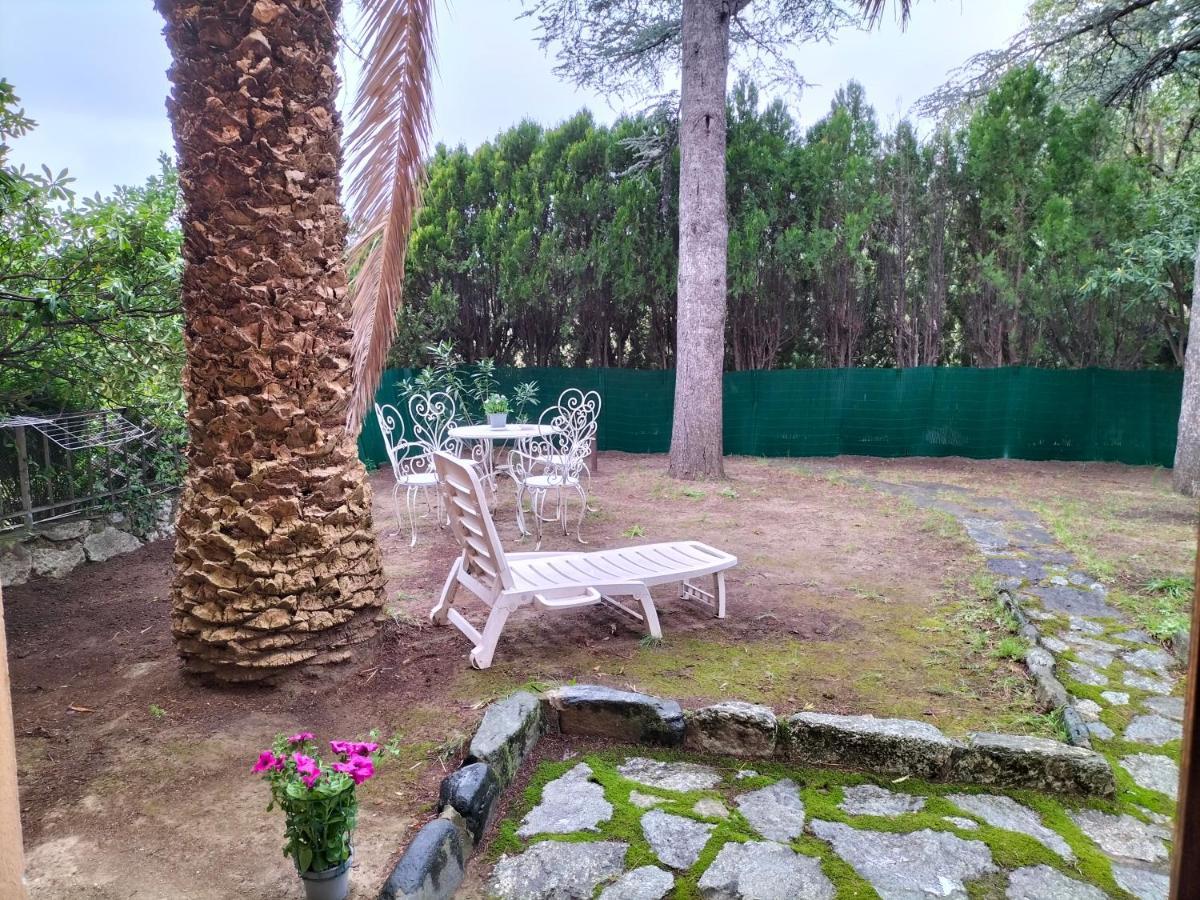 Casa Con Giardino: Varazze Esterno foto