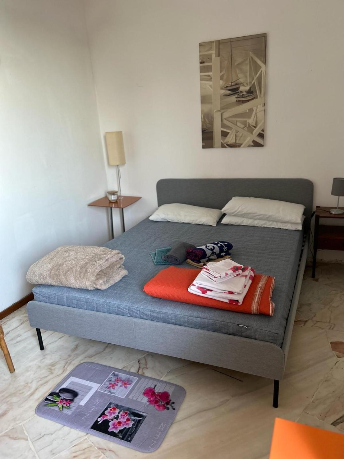 Casa Con Giardino: Varazze Esterno foto